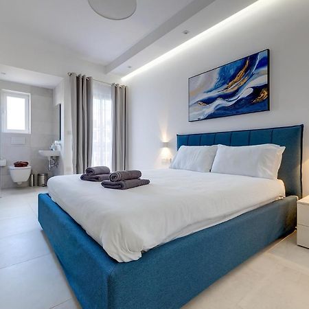 Luxe Apartment With Valletta And Harbour Views Sliema Bagian luar foto