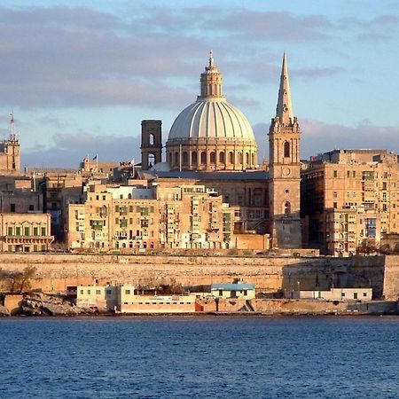 Luxe Apartment With Valletta And Harbour Views Sliema Bagian luar foto