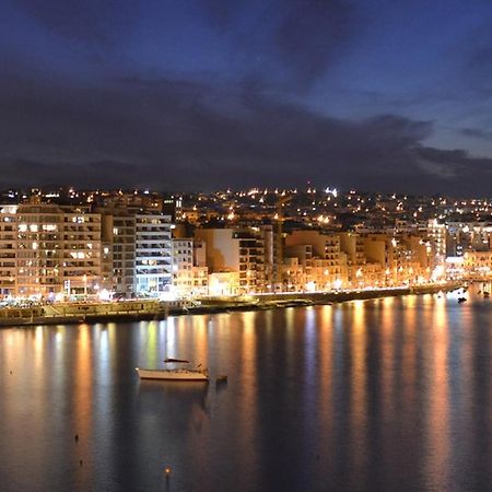 Luxe Apartment With Valletta And Harbour Views Sliema Bagian luar foto