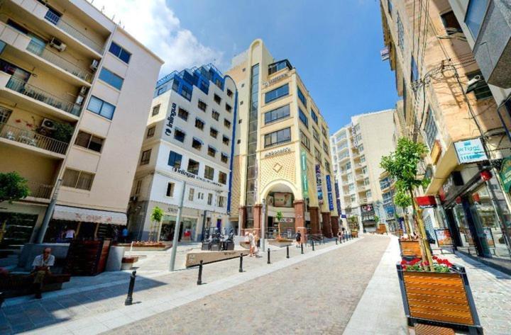 Luxe Apartment With Valletta And Harbour Views Sliema Bagian luar foto
