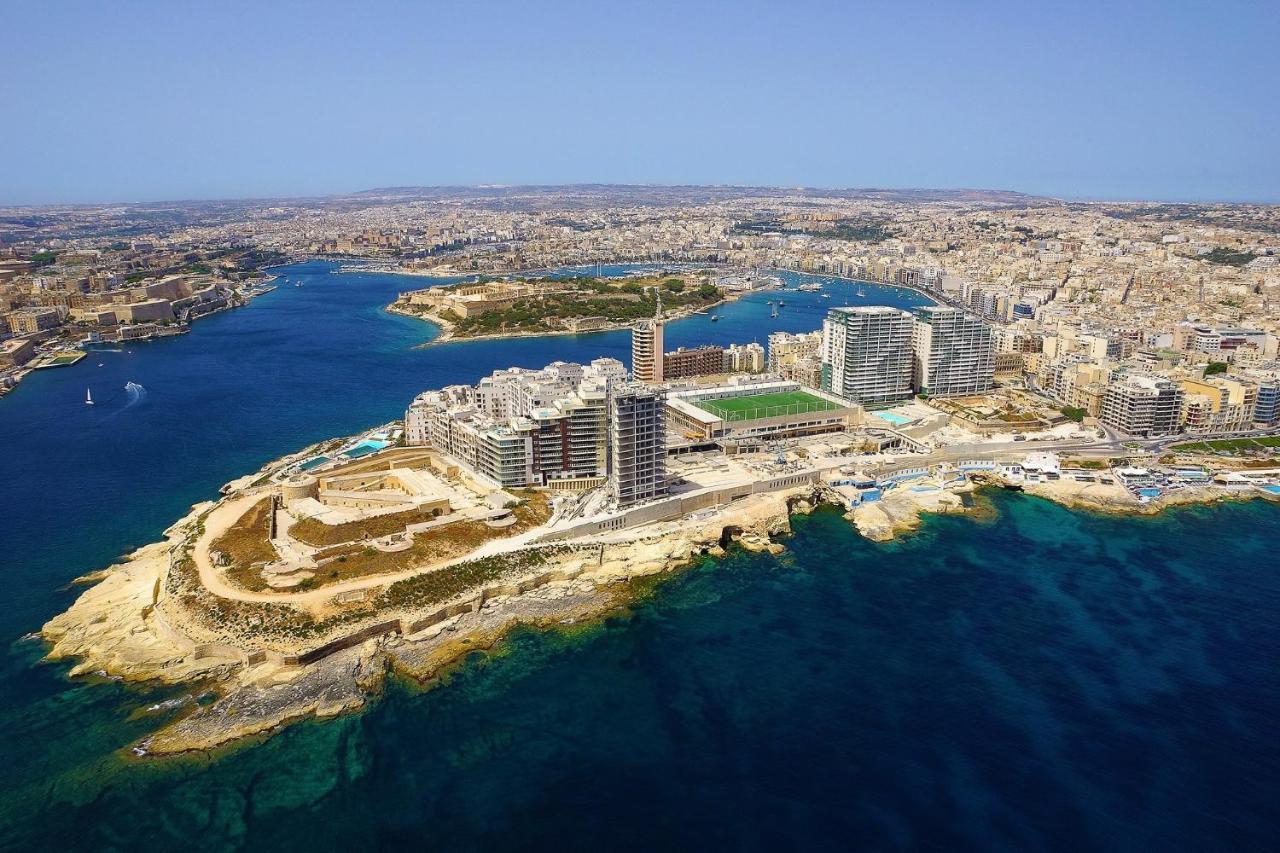 Luxe Apartment With Valletta And Harbour Views Sliema Bagian luar foto