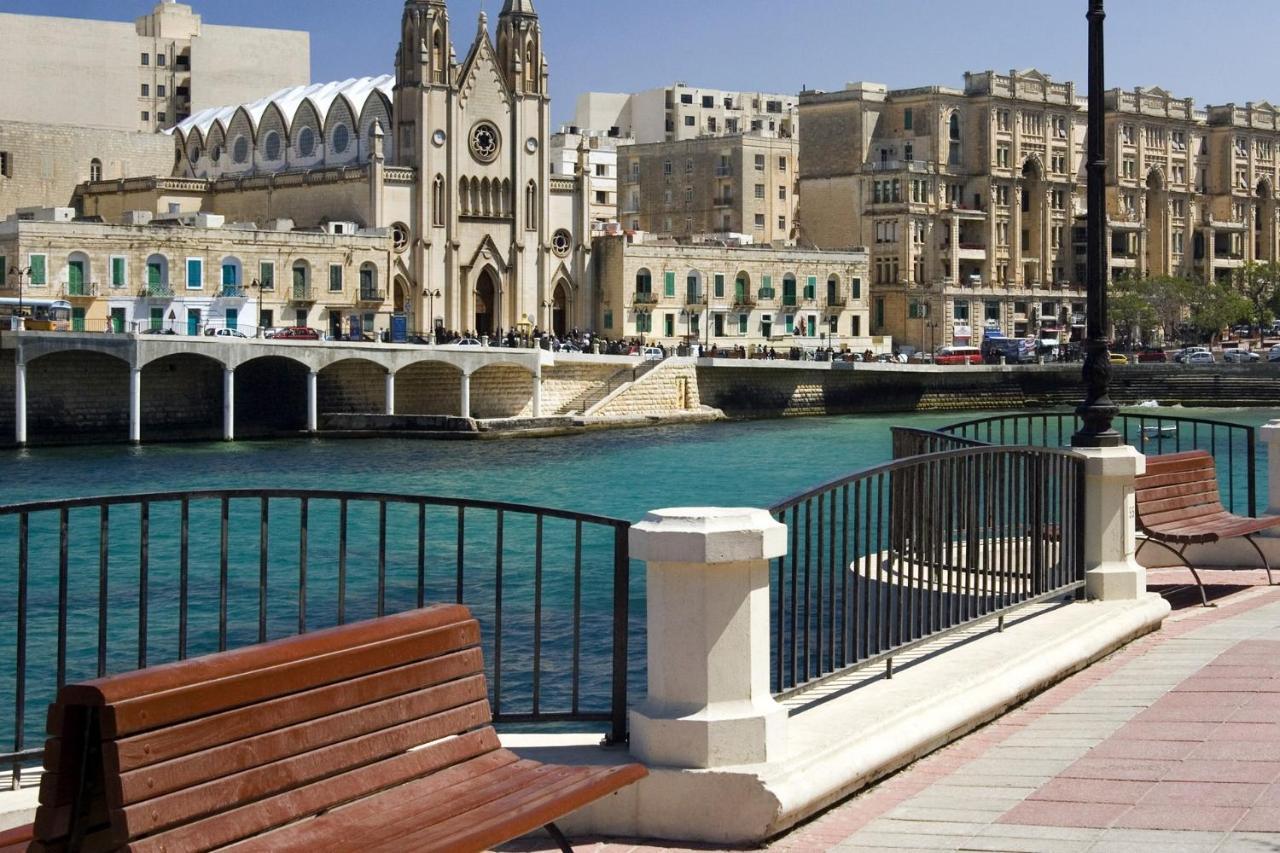Luxe Apartment With Valletta And Harbour Views Sliema Bagian luar foto