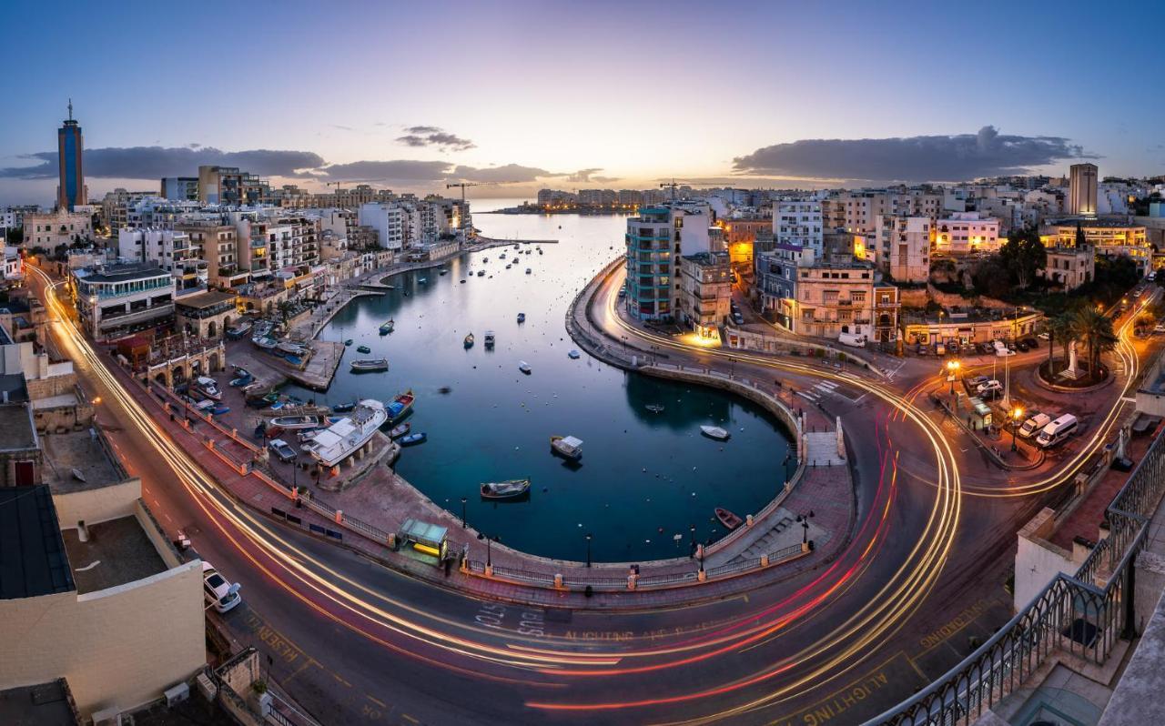 Luxe Apartment With Valletta And Harbour Views Sliema Bagian luar foto