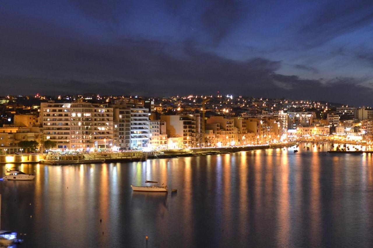 Luxe Apartment With Valletta And Harbour Views Sliema Bagian luar foto