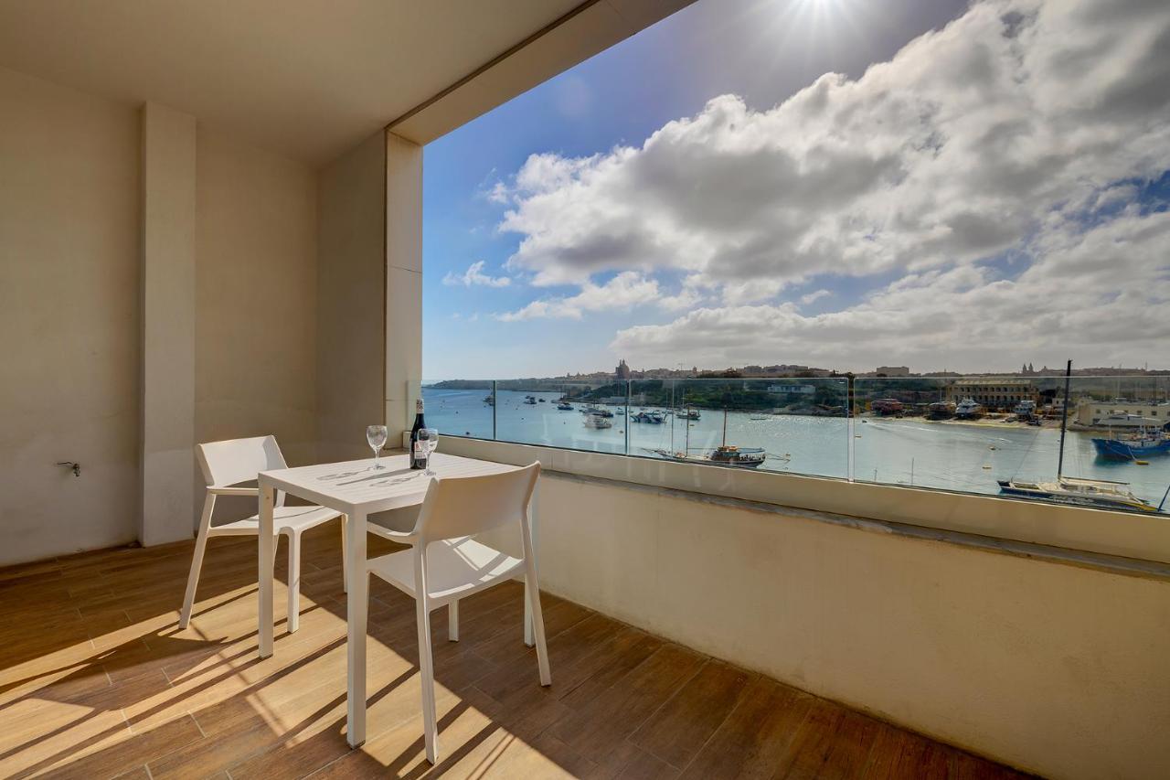 Luxe Apartment With Valletta And Harbour Views Sliema Bagian luar foto