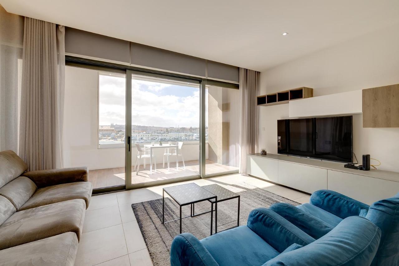 Luxe Apartment With Valletta And Harbour Views Sliema Bagian luar foto