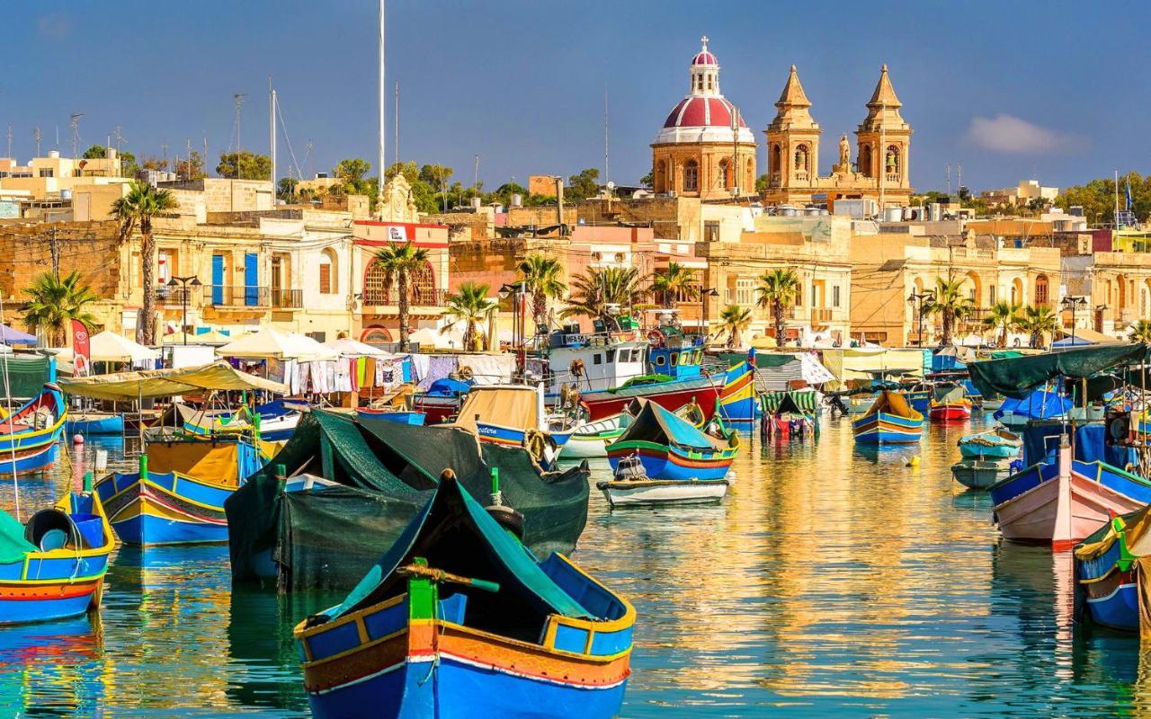 Luxe Apartment With Valletta And Harbour Views Sliema Bagian luar foto